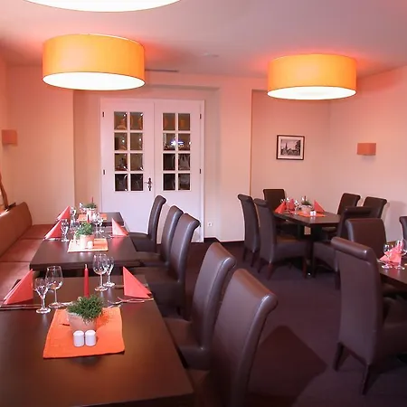 Отель Westfaelischer Hof Lugde